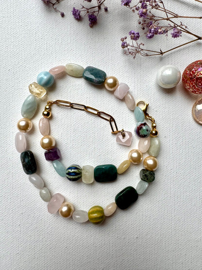 Bunte Edelsteinkette mit Keramik, Citrin, Aquamarin & vergoldeten Elementen