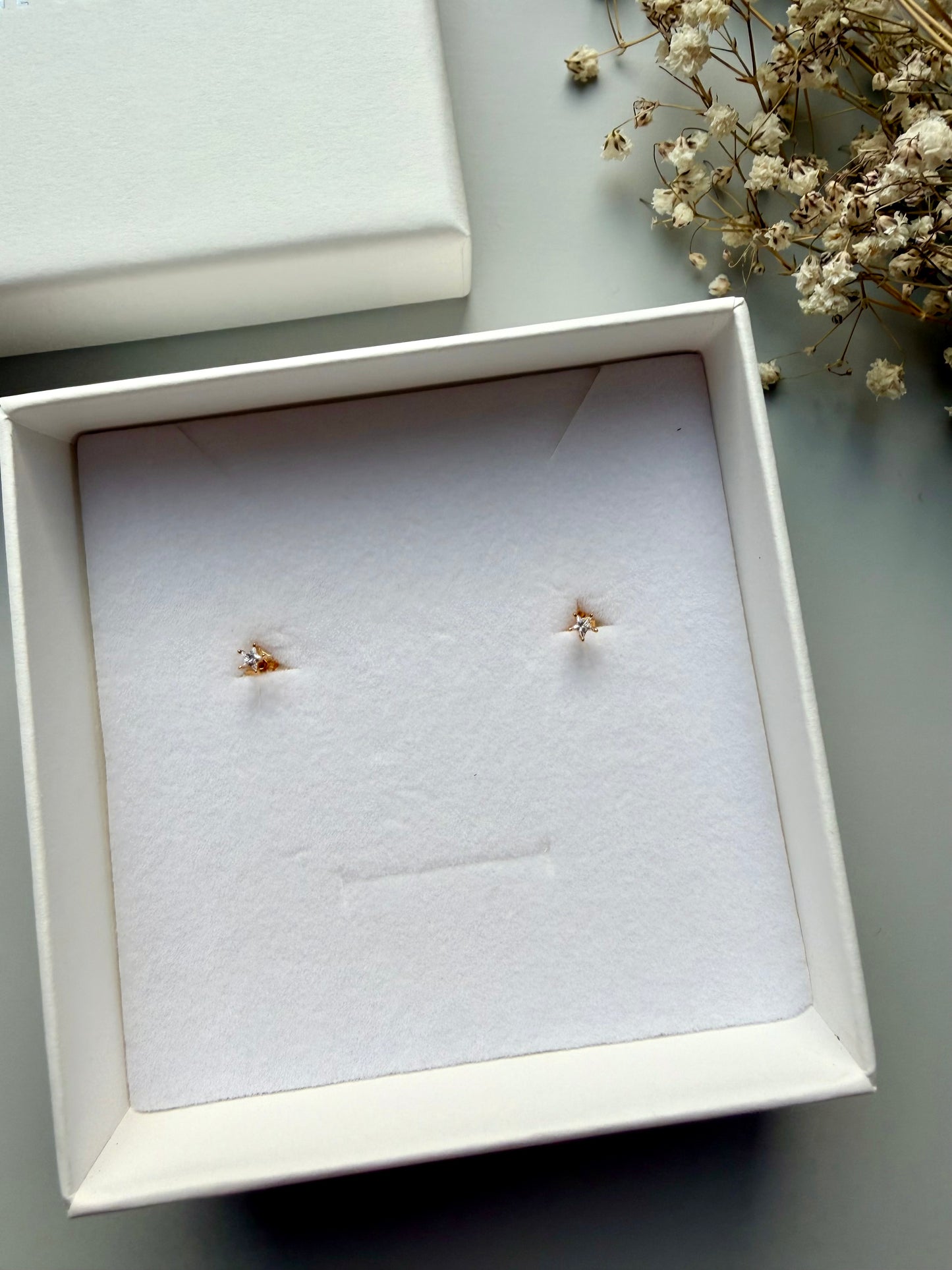 Stern Ohrstecker aus 925 Silber – 18 K vergoldet – zarte Ohrringe mit Zirkonia