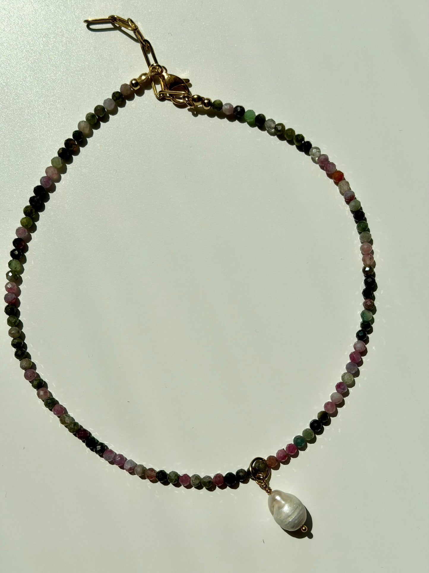 Happy Pearls No. 8 – Turmalin Halskette mit Barockperle – handgefertigt