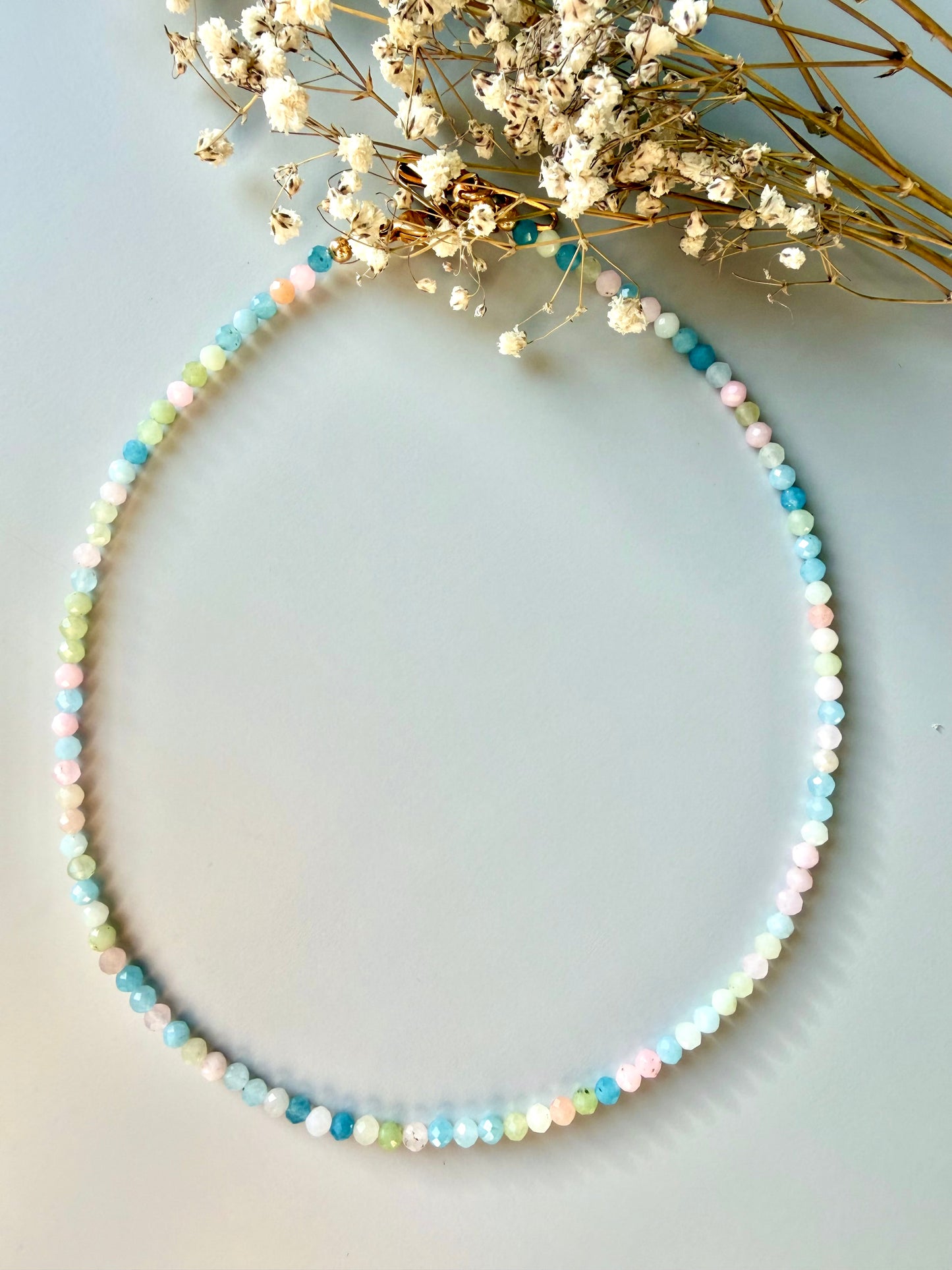 Soft Aura – Necklace made of faceted morganite stones – handmade