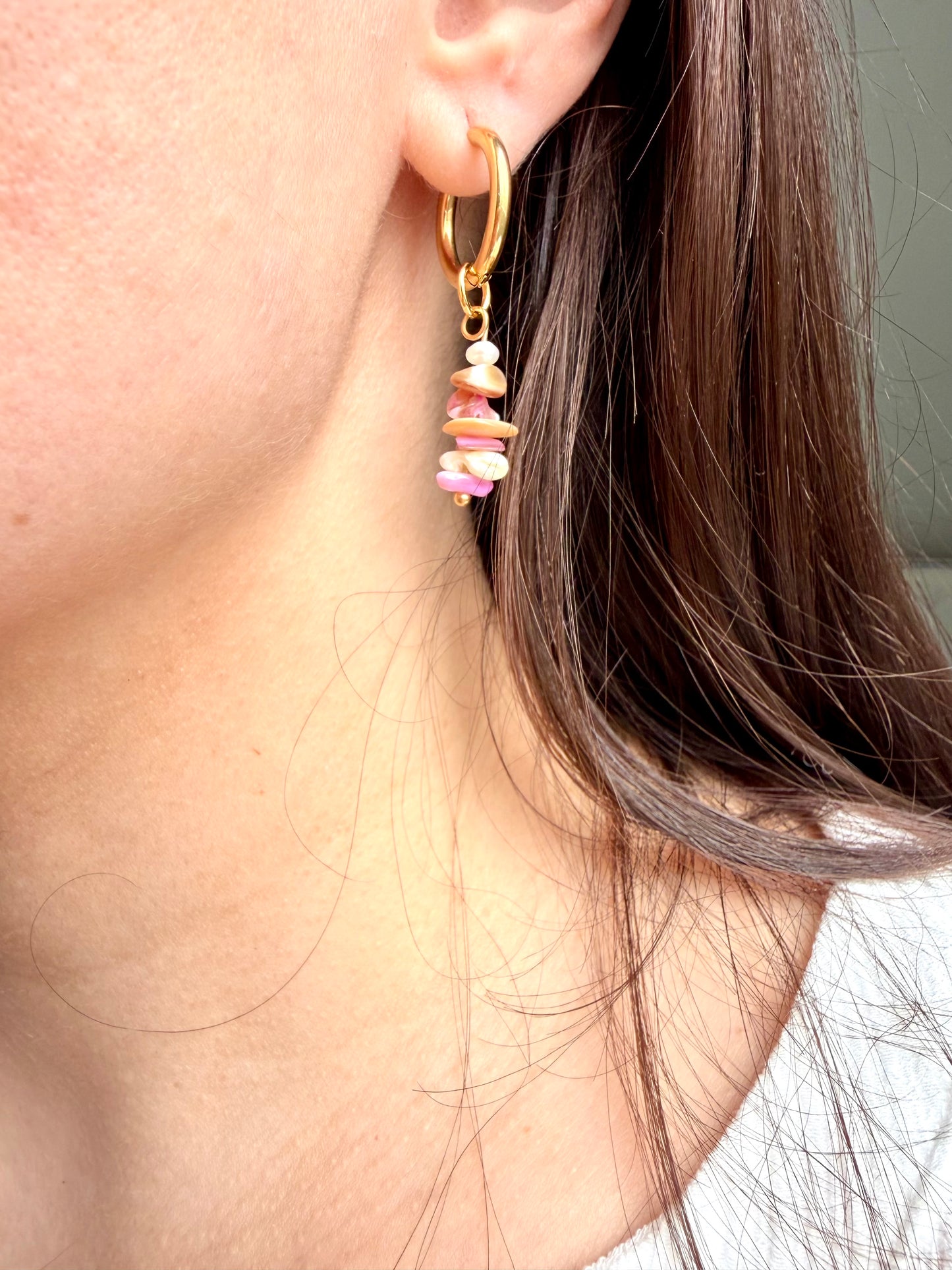 Pink Shell Glow – Ohrringe mit Muschelperlen & Süßwasserperlen – handgefertigt