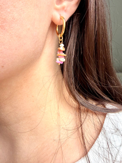 Pink Shell Glow – Ohrringe mit Muschelperlen & Süßwasserperlen – handgefertigt