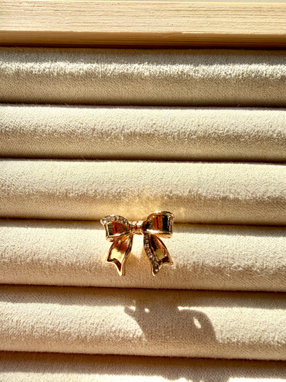 Broschen – Vergoldete Anstecker mit verspielten Motiven