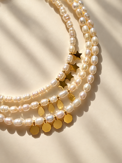 Golden Pearl – Süßwasserperlen Halskette mit goldenen Anhängern – Ansicht 2