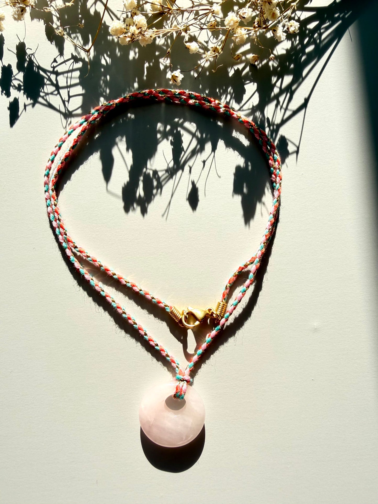 Pastel Cord – Rosenquarz Kette mit geflochtenem Band – handgefertigt