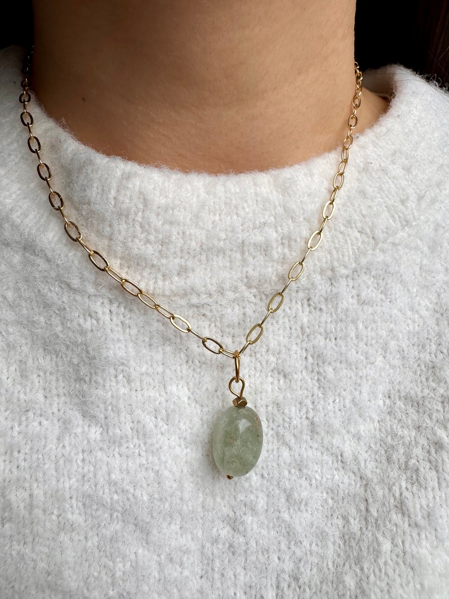 Limited Edition – Halskette mit Naturstein-Anhängern & vergoldeter Gliederkette – handgefertigt