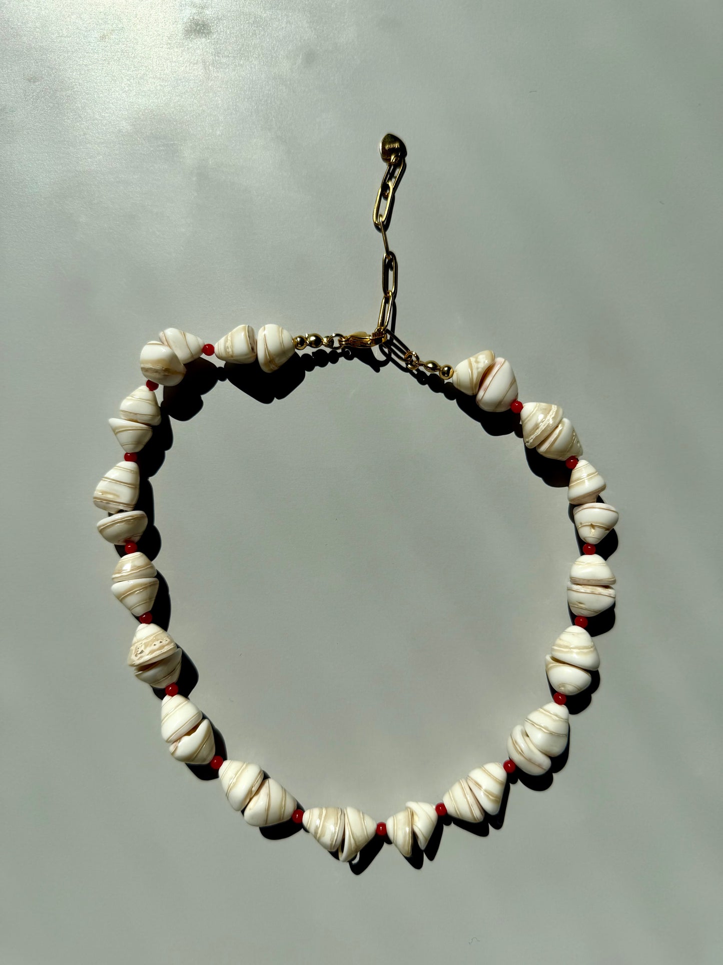 Coral Shell – Necklace with Shell Pearls & Red Accents – Handmade