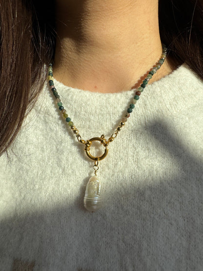 Facettierte Edelsteinkette mit abnehmbarer Barockperle & 18k vergoldeten Details – handgefertigt