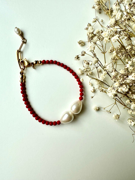 Armband mit Korallenperlen & Süßwasserperlen – 18k vergoldete Details, handgefertigt