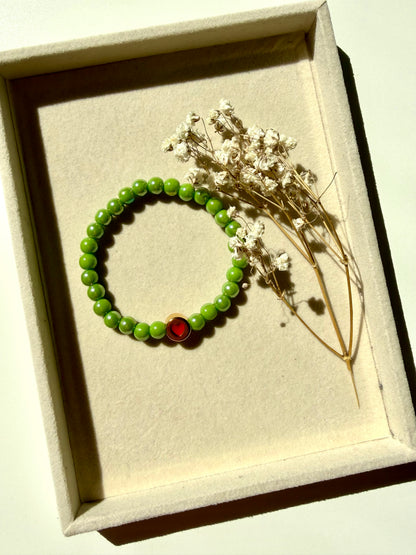 Glass Heart – Armband mit bunten Glasperlen & Herz Motiv – handgefertigt