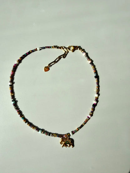 Happy Pearls No. 4 – Halskette mit bunten Glasperlen & Elefanten Anhänger – Edelstahl 18k vergoldet