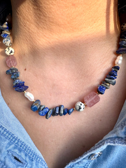 Edelstein-Halskette mit Lapislazuli, Dalmatiner-Jaspis & Rosenquarz