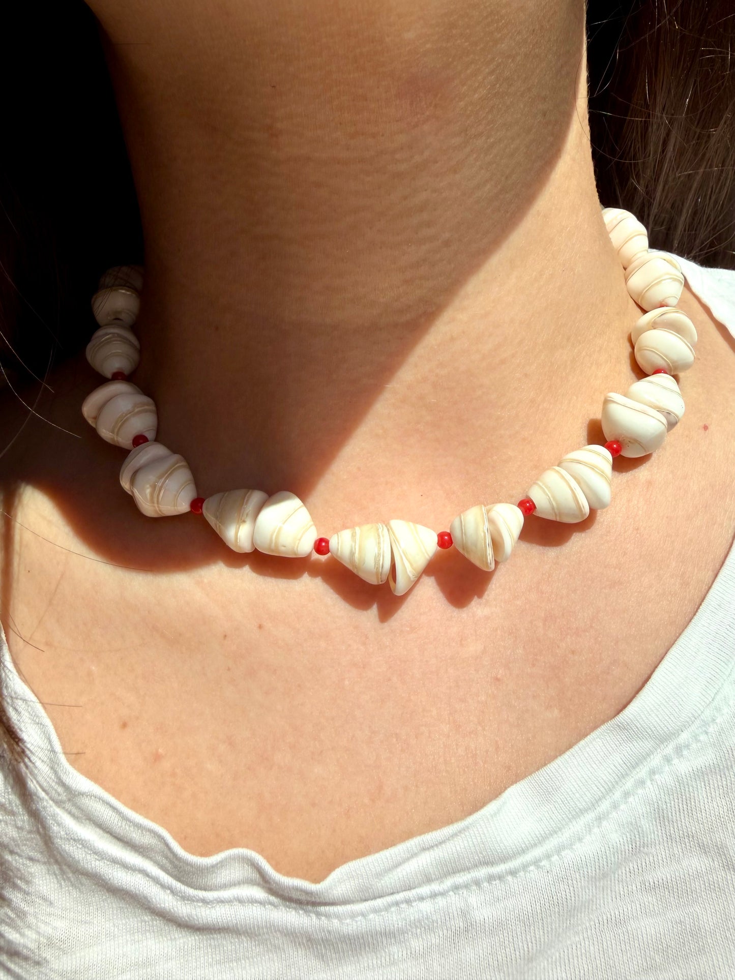 Coral Shell – Necklace with Shell Pearls & Red Accents – Handmade