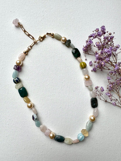 Bunte Edelsteinkette mit Keramik, Citrin, Aquamarin & vergoldeten Elementen