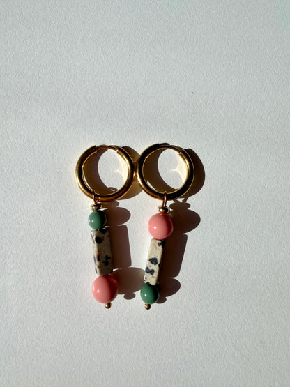 Amélie – Ohrringe mit Perlenmix & Edelstahl 18k vergoldet