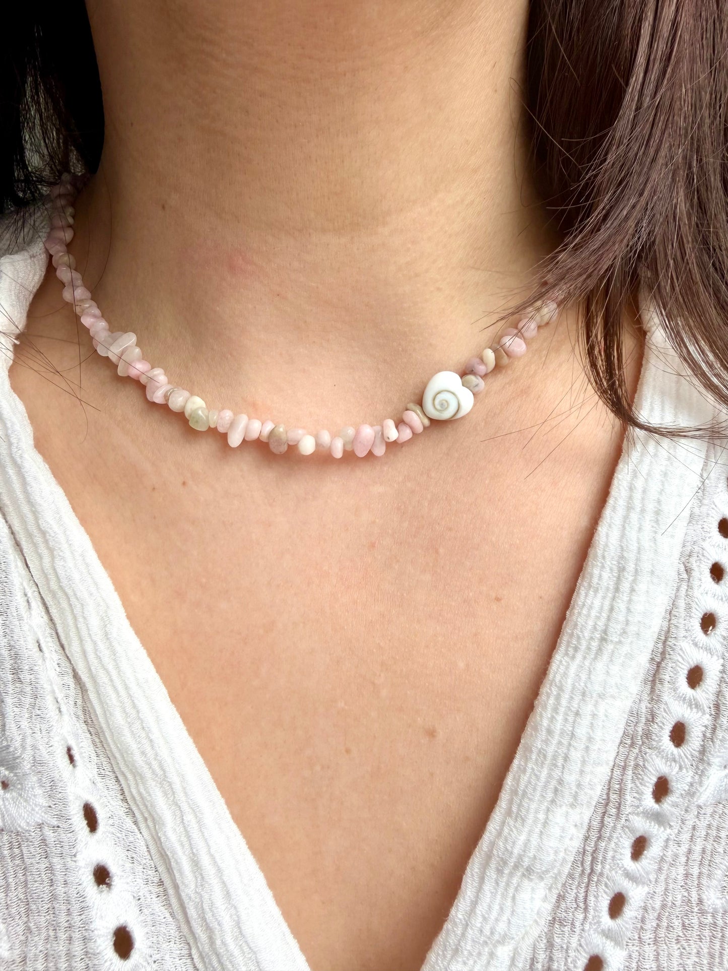 Shiva Eye – Halskette mit Opal Natursteinen & Shiva Auge Muschel – handgefertigt