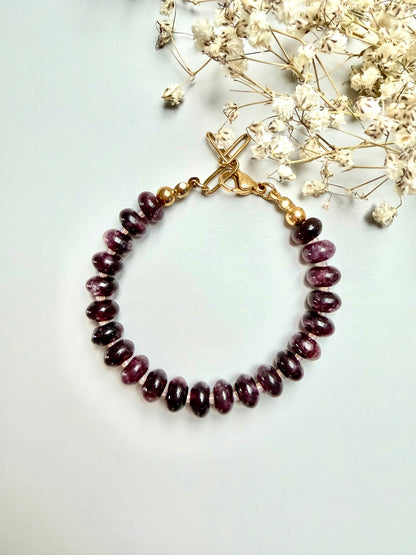 Velvet Ruby – 18k gold-plated gemstone bracelet in dark red – handmade