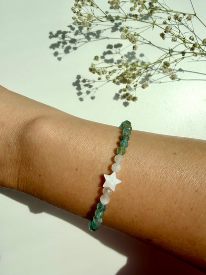 Sea Star Armband mit Aquamarin, Mondstein & Muschelstern – handgefertigt