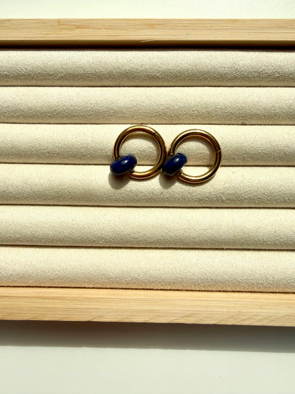 Mini Stone Circle – Ohrringe mit Donut Edelstein-Anhängern & Edelstahl 18k vergoldet