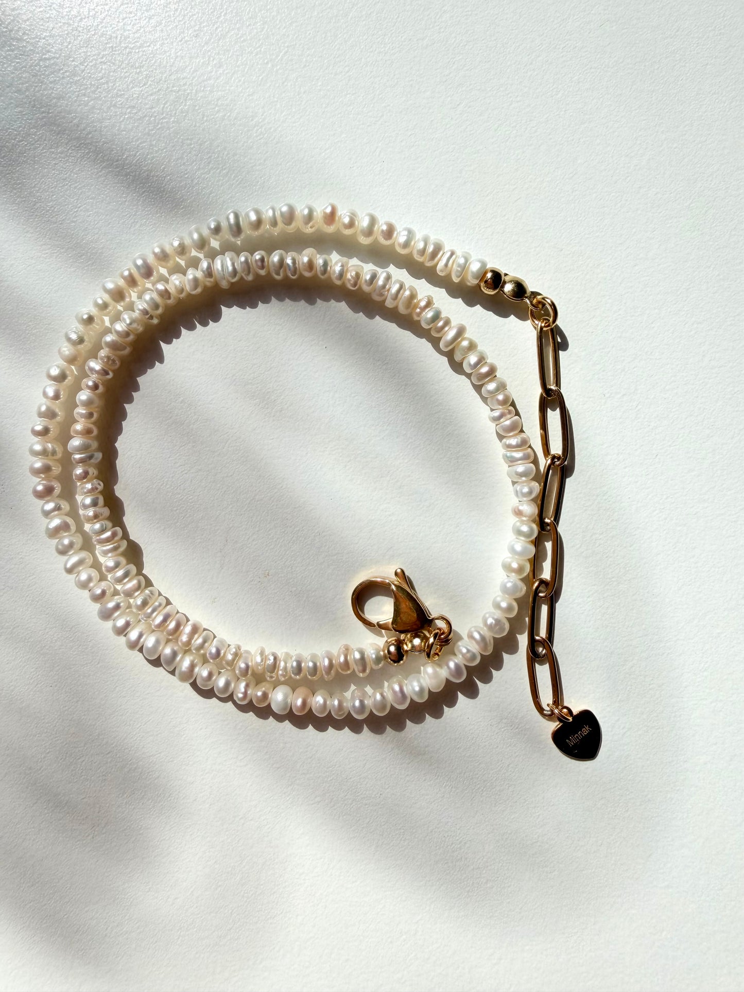 Petit Pearl - Süßwasserperlen Halskette handgefertigt