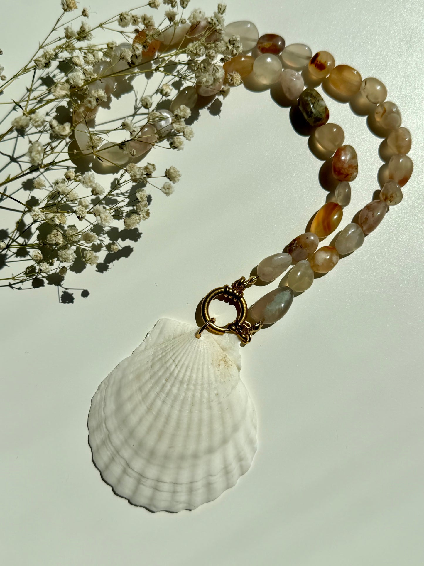 Cherry Shell – Muschel Halskette mit Kirschblüten Achat – handgefertigt