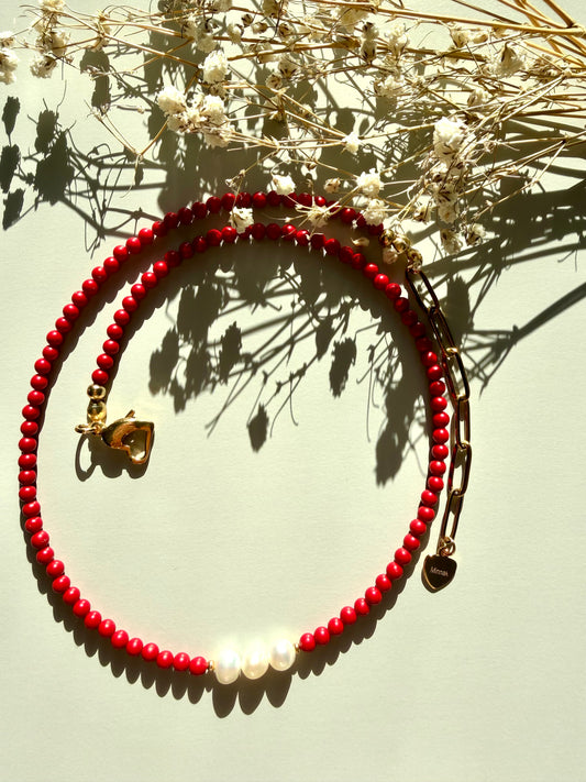 Delicate coral necklace with freshwater pearls &amp; golden details – handmade