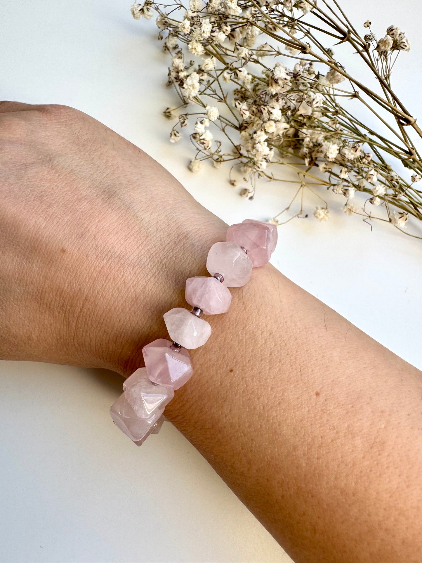 Chunky-Armband aus facettiertem Rosenquarz