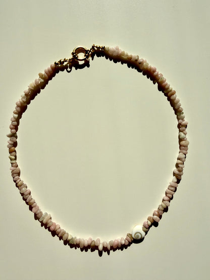Shiva Eye – Halskette mit Opal Natursteinen & Shiva Auge Muschel – handgefertigt