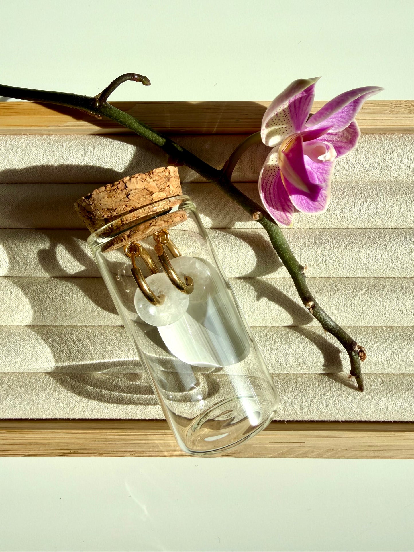 Stone Circle – Gold-plated hoop earrings with natural stone donut pendants – handmade