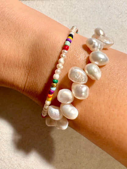 Pure Pearl – Armband aus natürlichen Süßwasserperlen & goldenen Details – handgefertigt