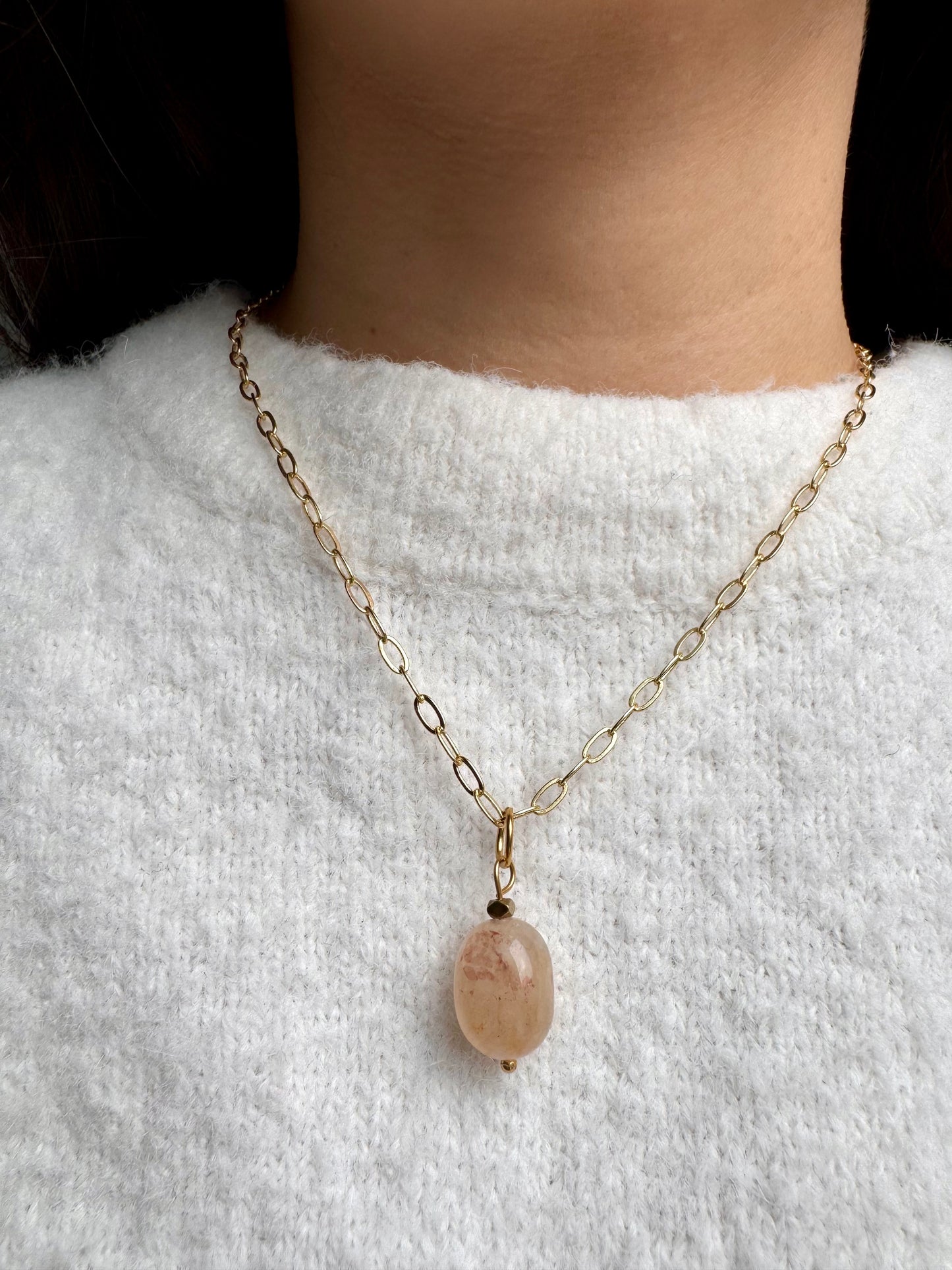 Limited Edition – Halskette mit Naturstein-Anhängern & vergoldeter Gliederkette – handgefertigt