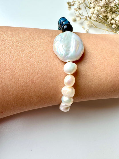 Armband mit blauen Edelsteinperlen, Süßwasser- & Barockperle – 18k vergoldete Details, handgefertigt