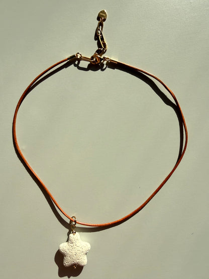 Ocean Star – Lava Stern Anhänger an Lederband – handgefertigt