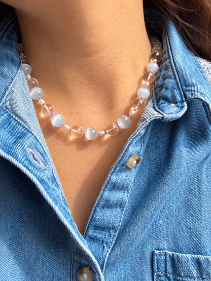 Crystal Sky – Kette mit Bergkristall, Katzenauge & Süßwasserperlen