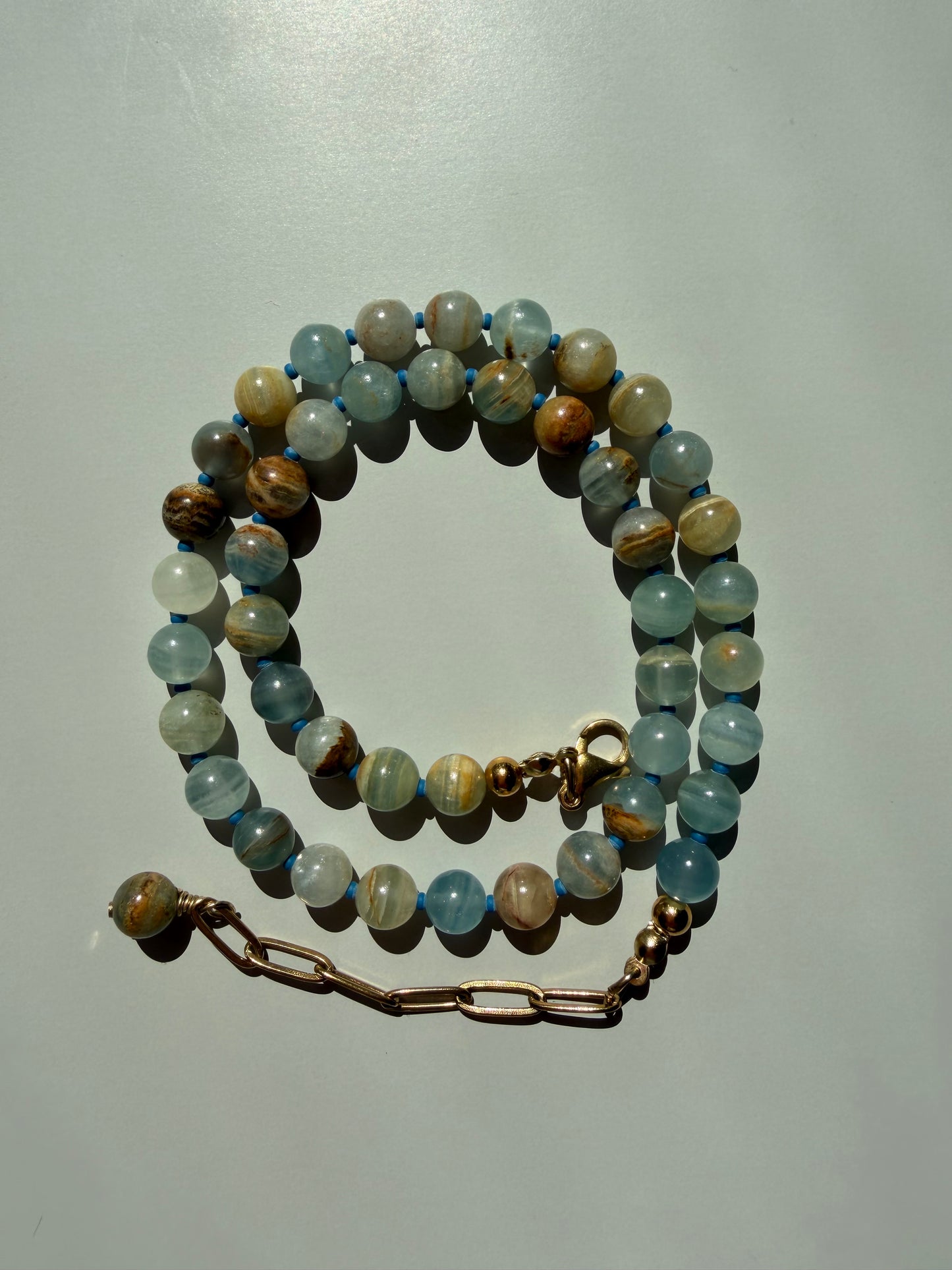 Ocean Blue – Halskette mit blauem Calcit – handgefertigt