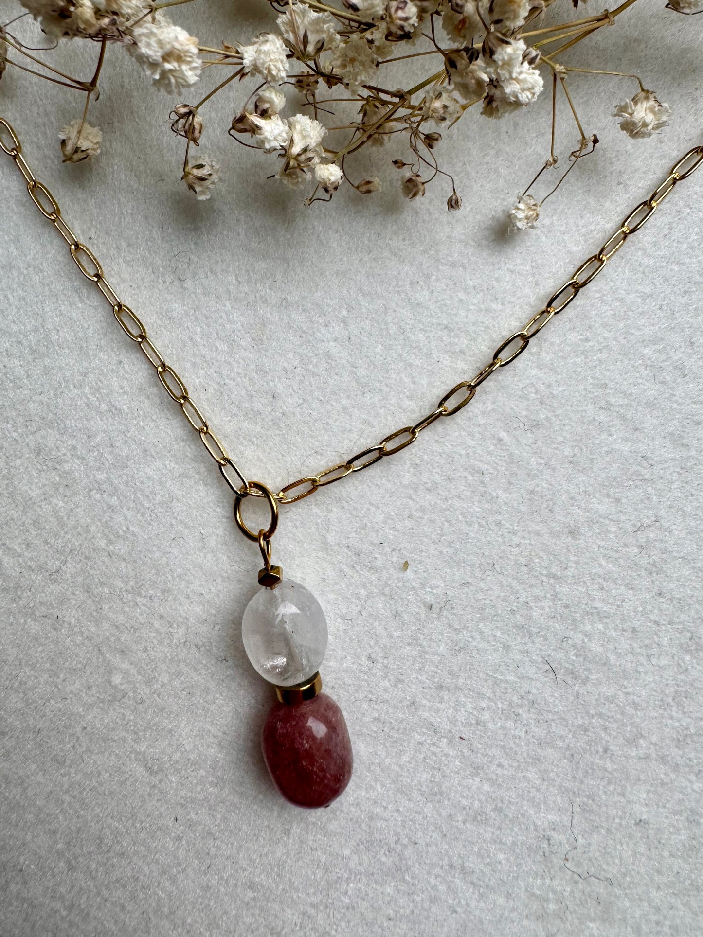 Limited Edition – Halskette mit Naturstein-Anhängern & vergoldeter Gliederkette – handgefertigt