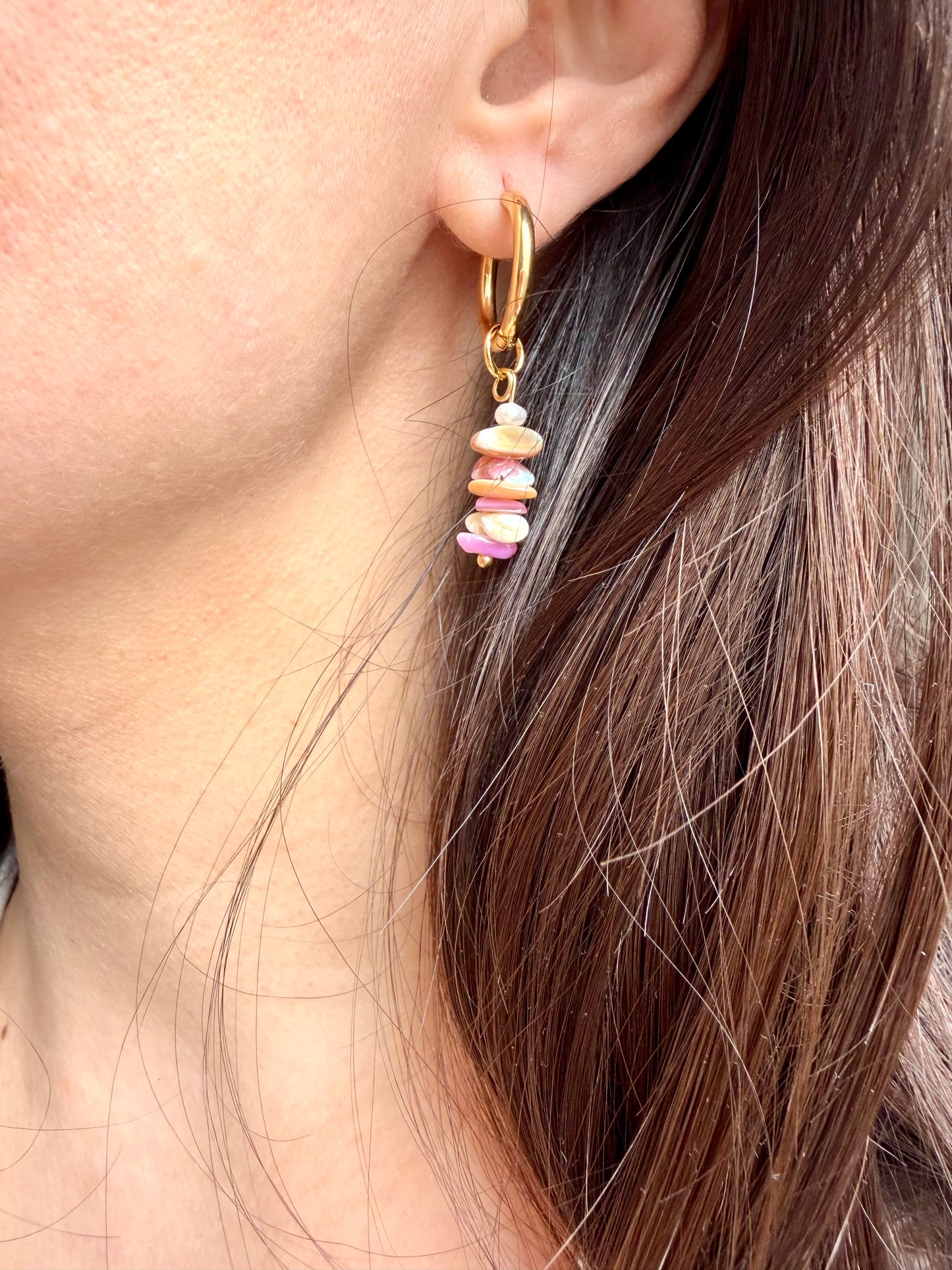 Pink Shell Glow – Ohrringe mit Muschelperlen & Süßwasserperlen – handgefertigt