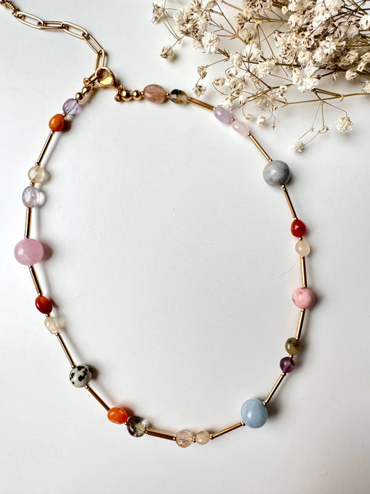 Color Bliss – Halskette aus bunten Edelsteinen & 18k vergoldeten Details – handgefertigt