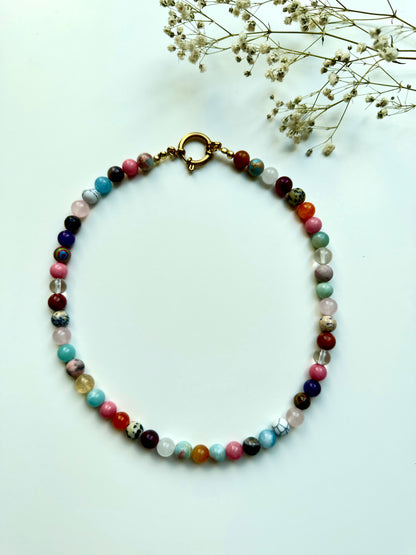 Candy Joy – 18 k vergoldete Edelstein-Halskette mit buntem Steinmix – handgefertigt