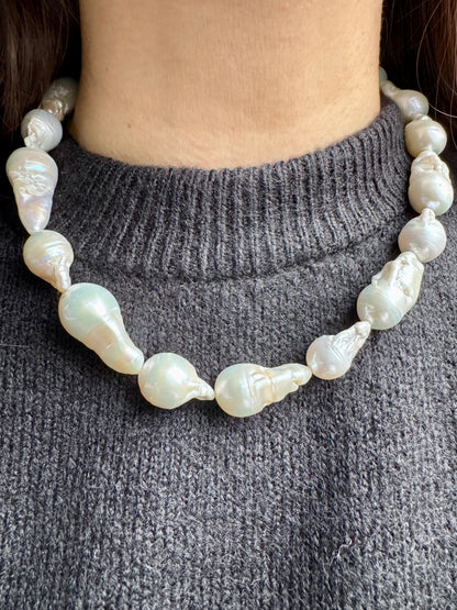 Barock-Süßwasserperlen-Halskette mit 18k vergoldeten Details – handgefertigt