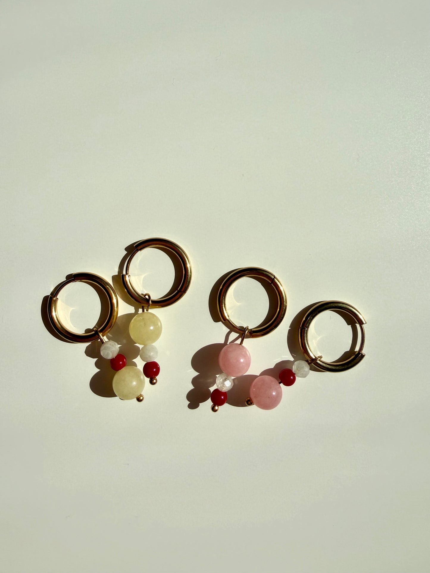 Blush Candy – Ohrringe mit Morganit, Mondstein & Koralle – handgefertigt