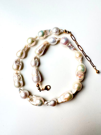 Barock-Süßwasserperlen-Halskette mit 18k vergoldeten Details – handgefertigt