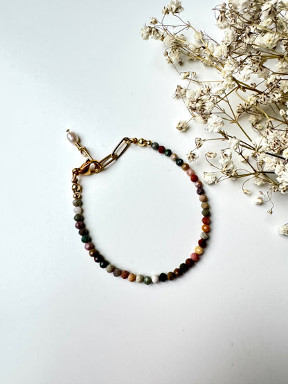 Jaspis-Armband mit 18k vergoldeten Details – handgefertigt