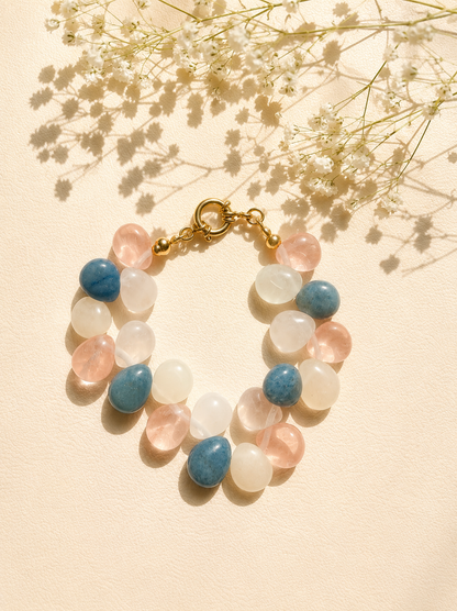 Berry Moon Armband mit Rosenquarz, Kirschquarz & blauem Aventurin – handgefertigt