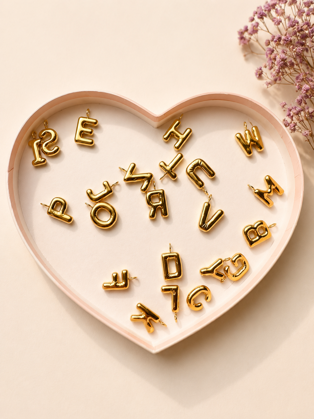 Bubble Letter Pendant – Balloon-style necklace, handmade
