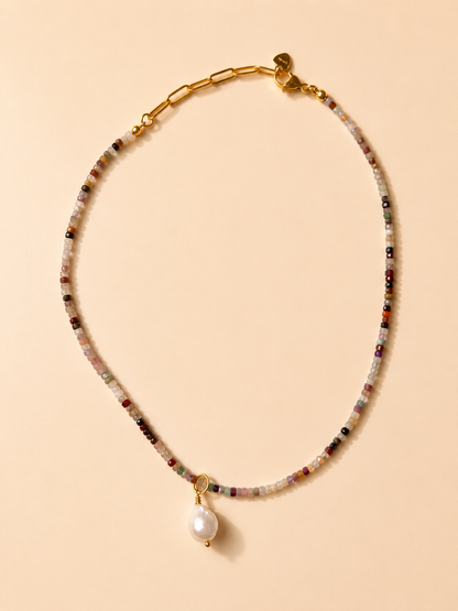Happy Pearls No. 9 – Würfel Edelstein Halskette mit Süßwasserperle – handgefertigt