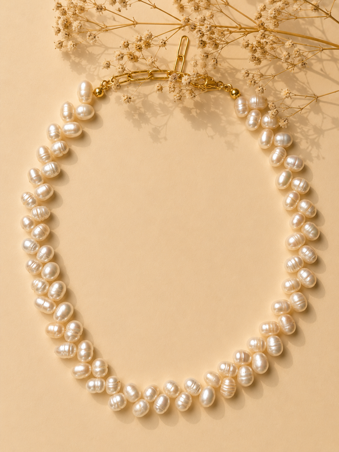 Pure Pearl – Freshwater Pearl Necklace with Gold Details