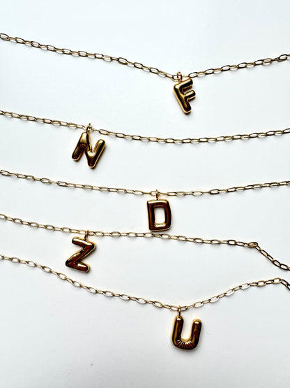 Bubble Letter Anhänger – Halskette in Ballon-Optik, handgefertigt