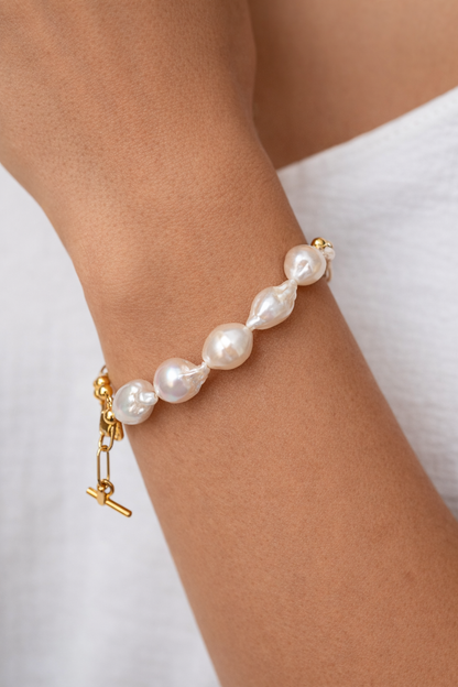 Golden Baroque – 18k gold-plated bracelet with baroque freshwater pearls – handmade