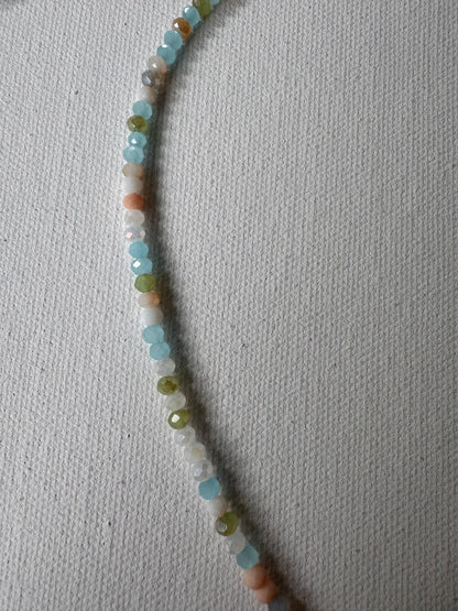 Pastell-Halskette • Facettierte Glasperlen & Barockperle • 18k vergoldet